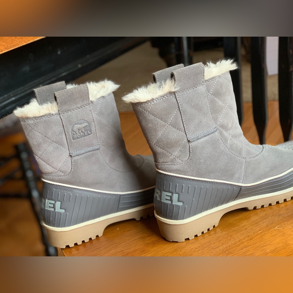 Sorel pull on winter boots